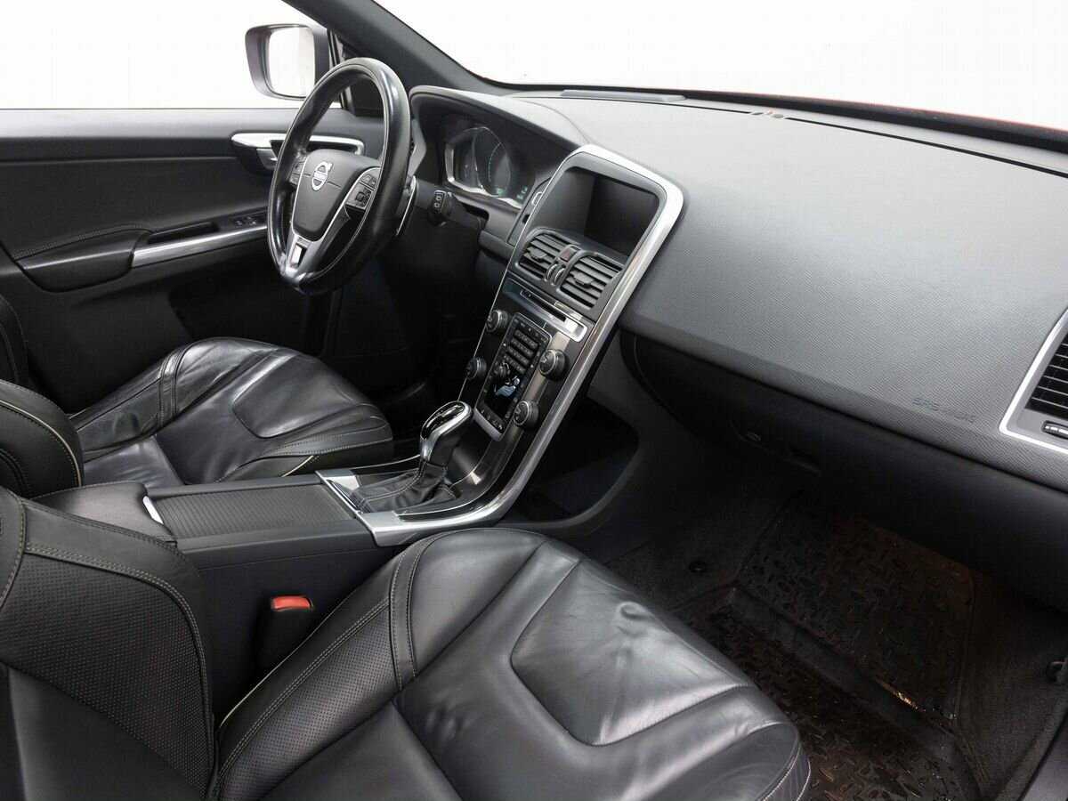 Б/У Вольво ИксЦ60 2014 года. Фото: #11