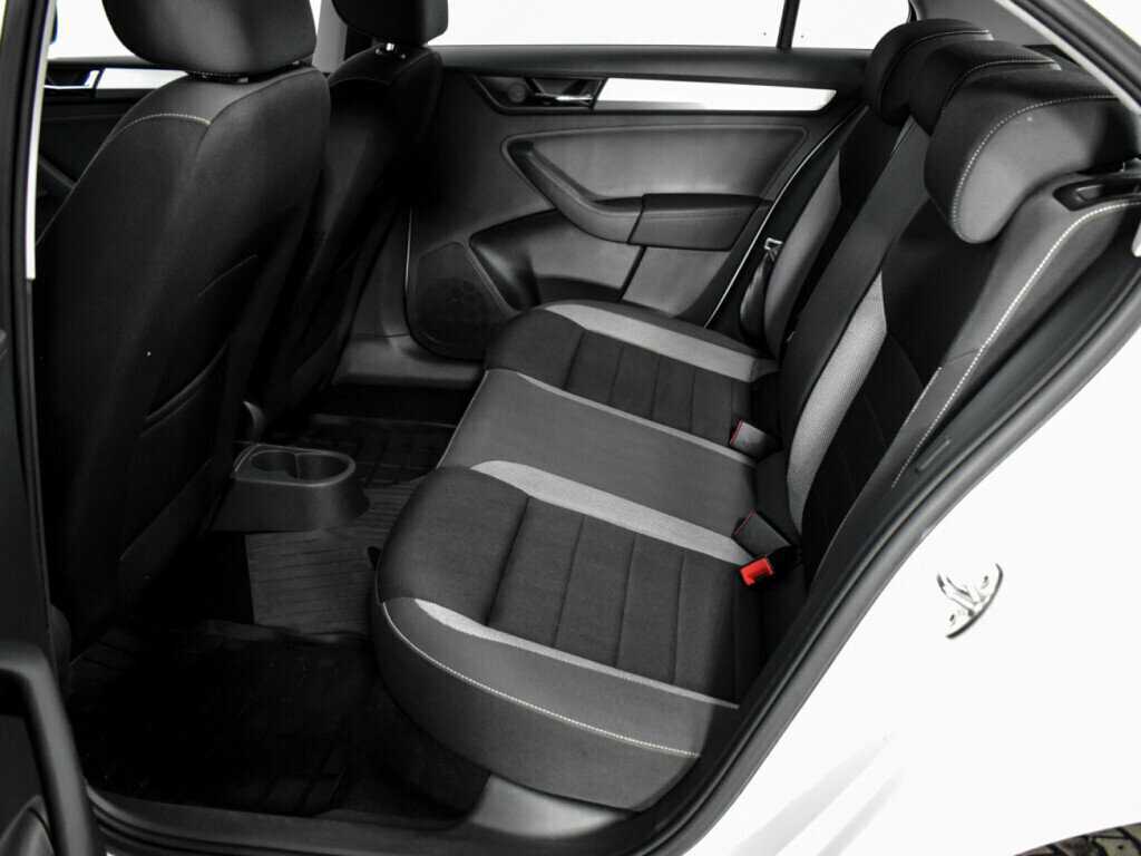 Б/У Шкода Рапид 2018 года. Фото: #9