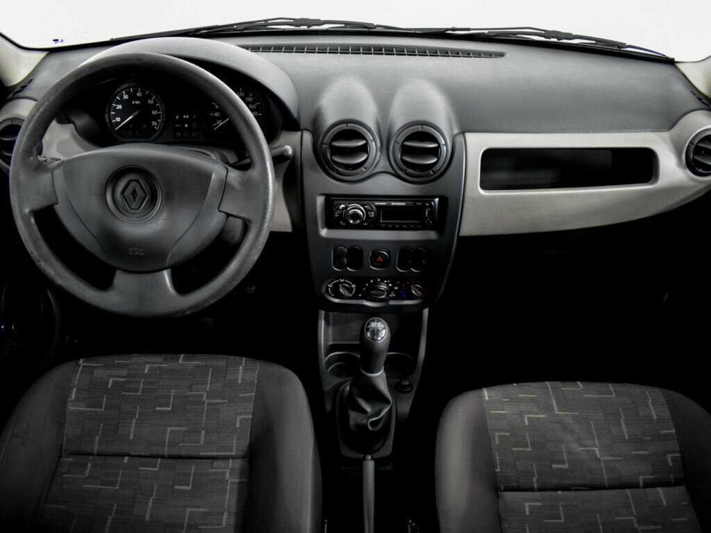 Б/У Рено Логан 2013 года. Фото: #9