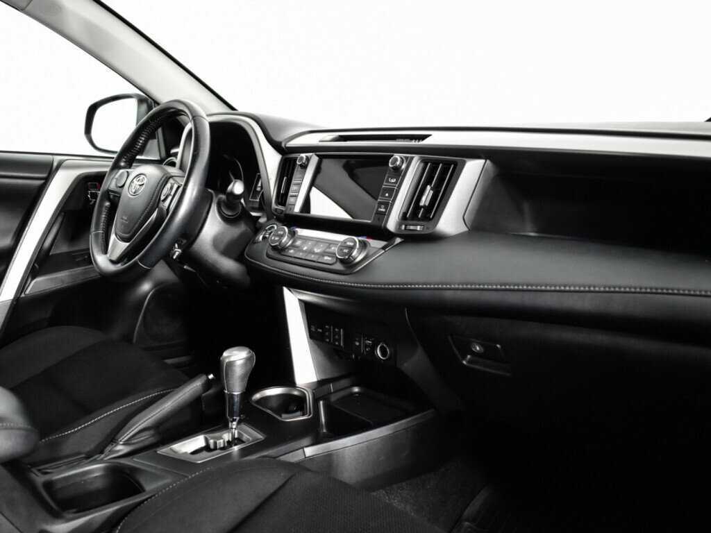 Б/У Тойота Рав4 2018 года. Фото: #8