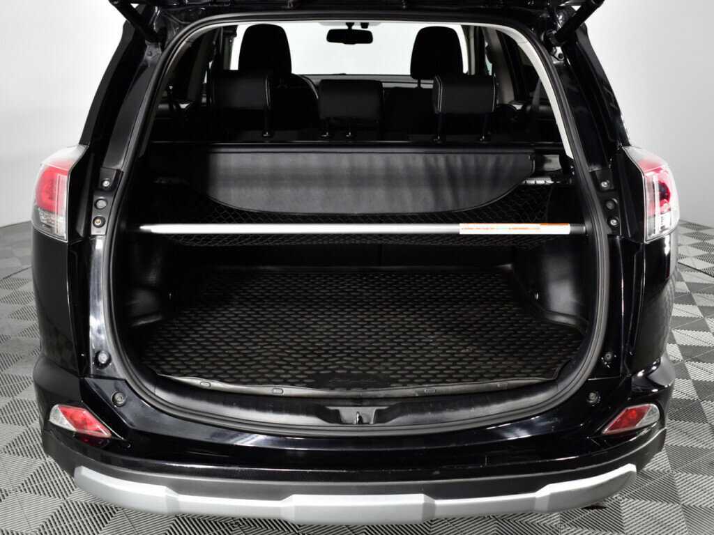 Б/У Тойота Рав4 2018 года. Фото: #15