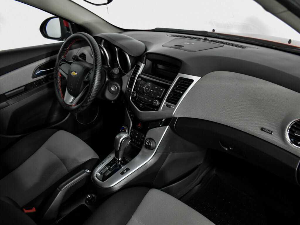 Б/У Шевроле Круз 2012 года. Фото: #8