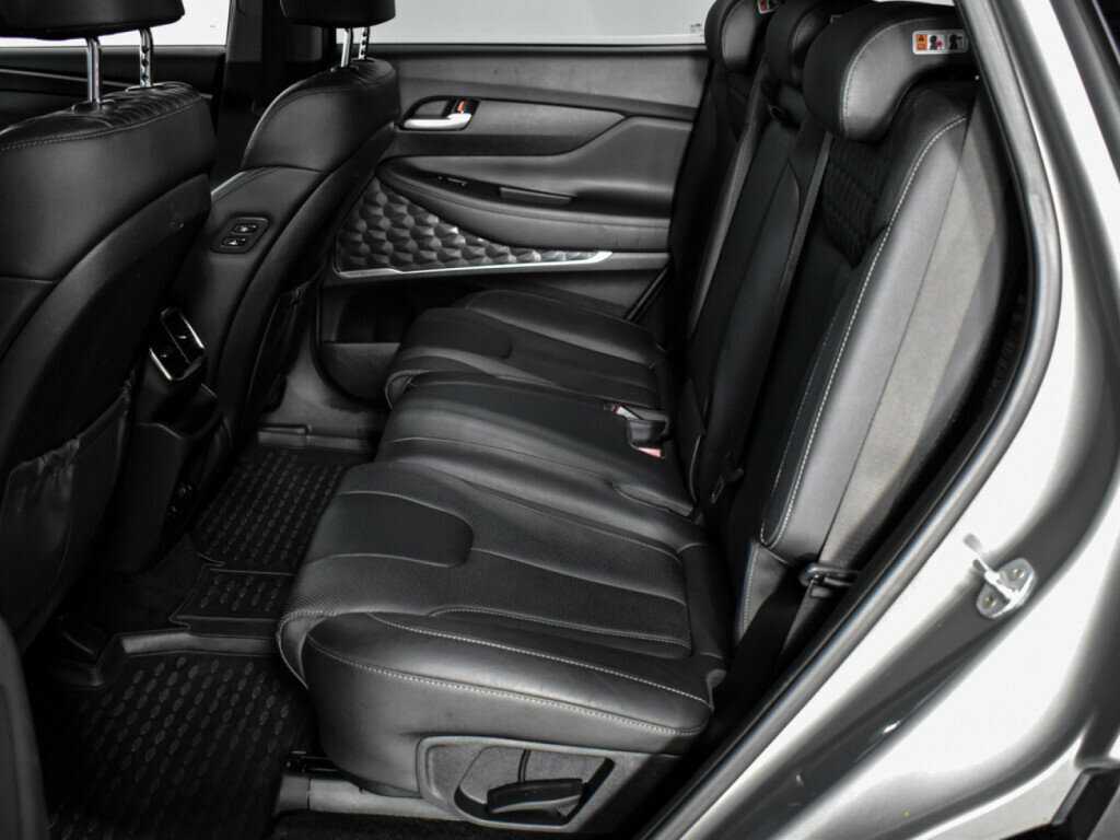 Hyundai Santa Fe 2019 года с пробегом. Фото: #9