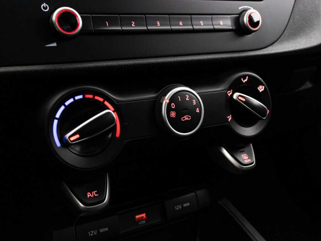 Б/У Киа Рио 2021 года. Фото: #17