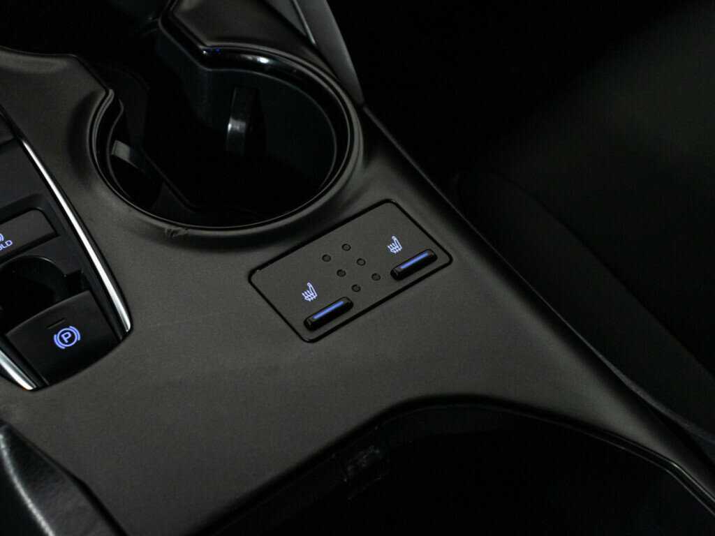 Toyota Camry 2021 года с пробегом. Фото: #17