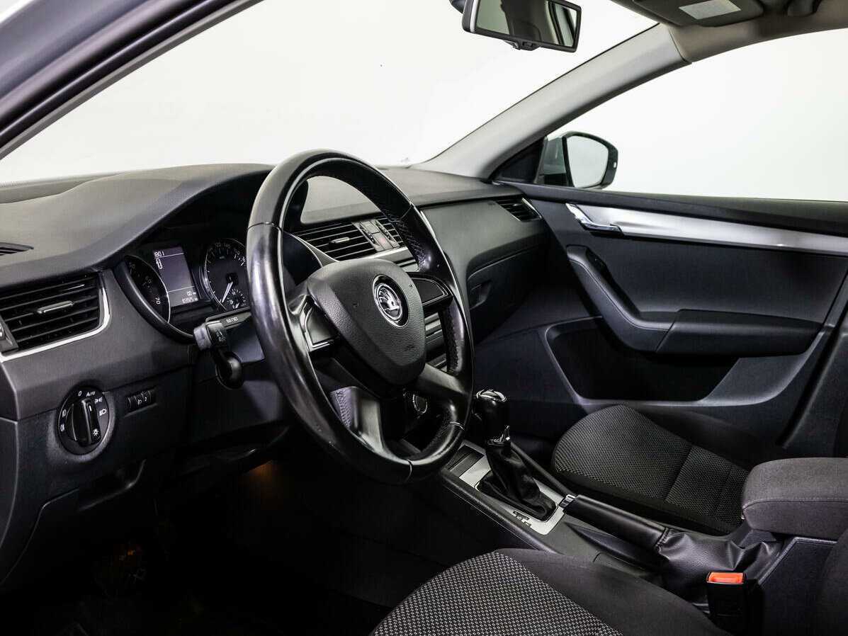 Б/У Шкода Октавия 2014 года. Фото: #10