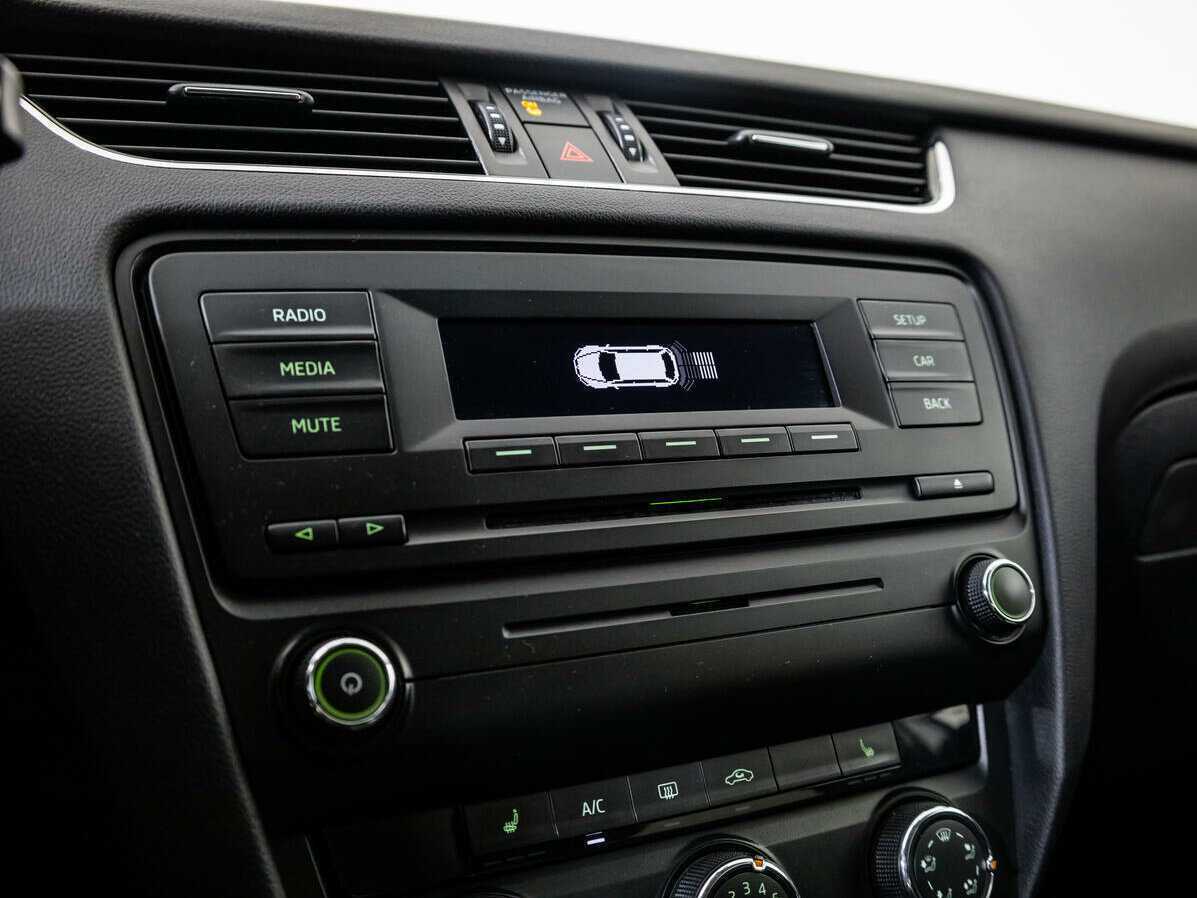 Б/У Шкода Октавия 2014 года. Фото: #14