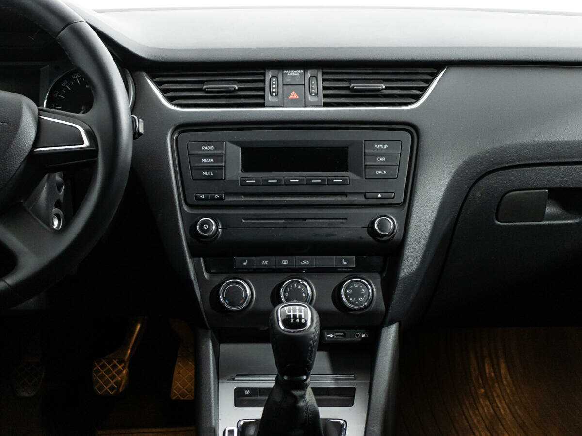 Б/У Шкода Октавия 2014 года. Фото: #13