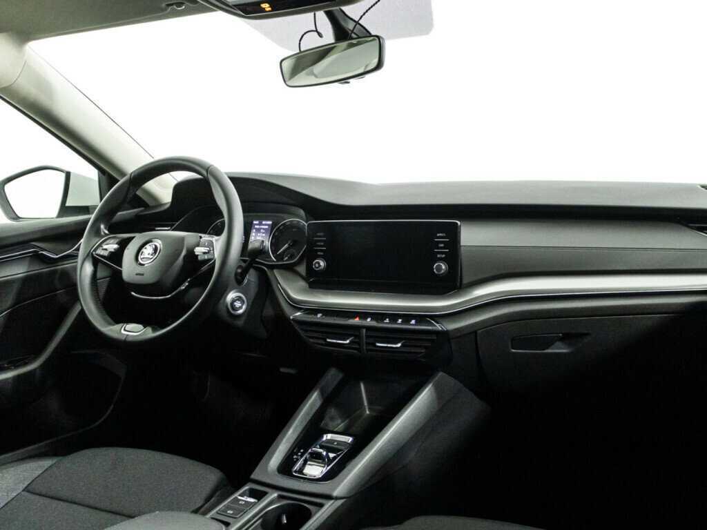 Б/У Шкода Октавия 2021 года. Фото: #8