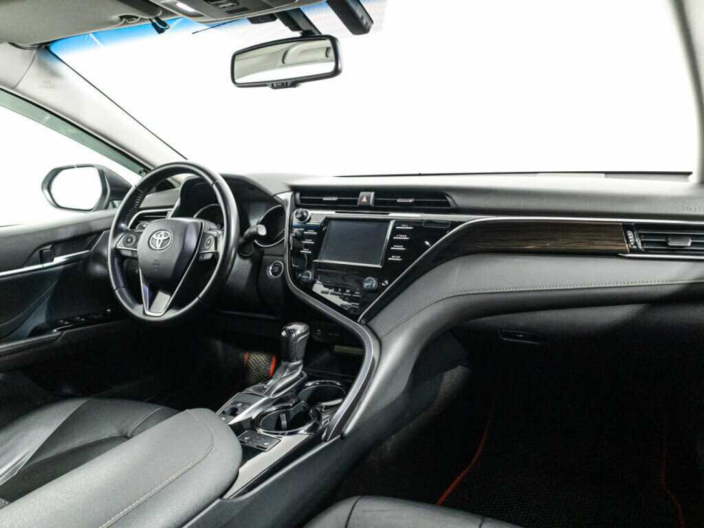 Toyota Camry 2020 года с пробегом. Фото: #8