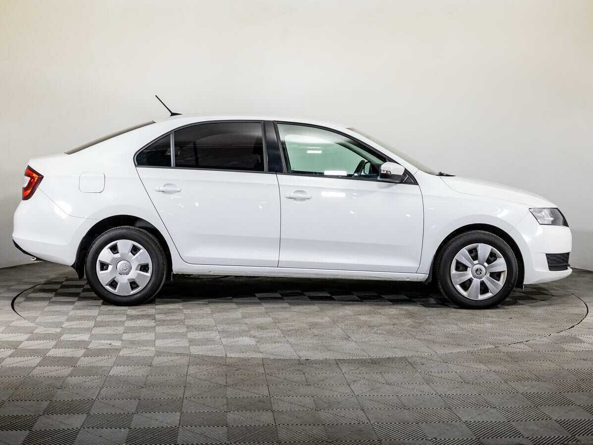 Б/У Шкода Рапид 2018 года. Фото: #3