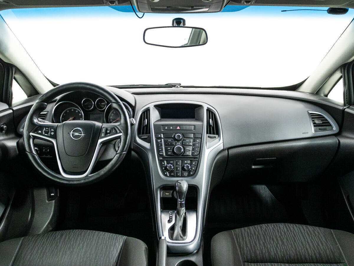 Б/У Опель Астра 2013 года. Фото: #12