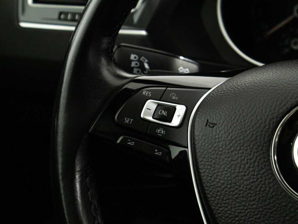 Б/У Фольксваген Тигуан 2018 года. Фото: #16