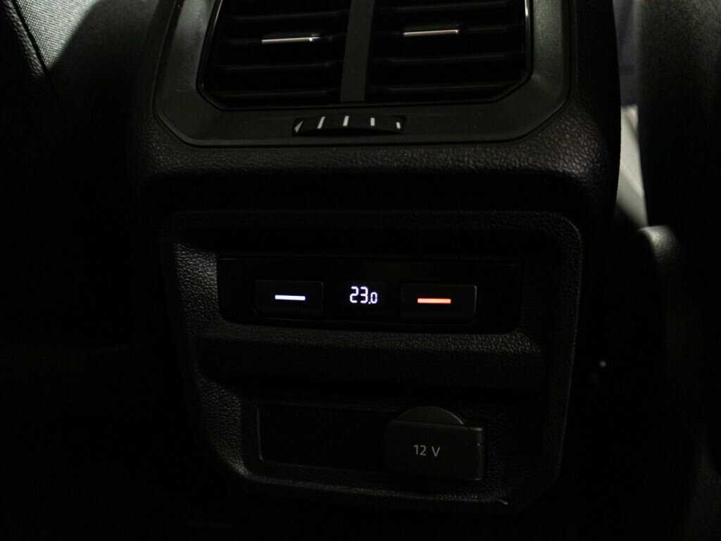 Б/У Фольксваген Тигуан 2018 года. Фото: #17