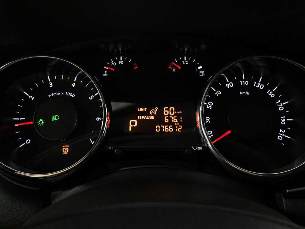 Б/У Пежо 3008 2012 года. Фото: #11