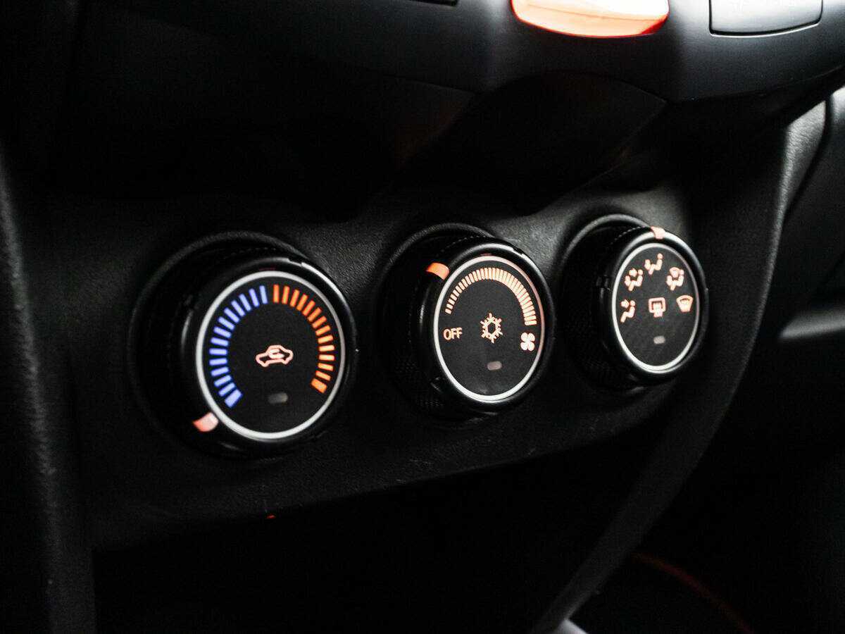 Б/У Митсубиши АС-Икс 2012 года. Фото: #14