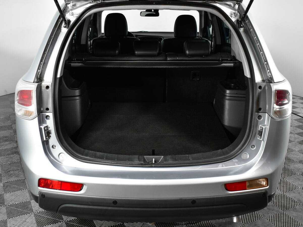 Б/У Митсубиши Оутлэндер 2012 года. Фото: #12