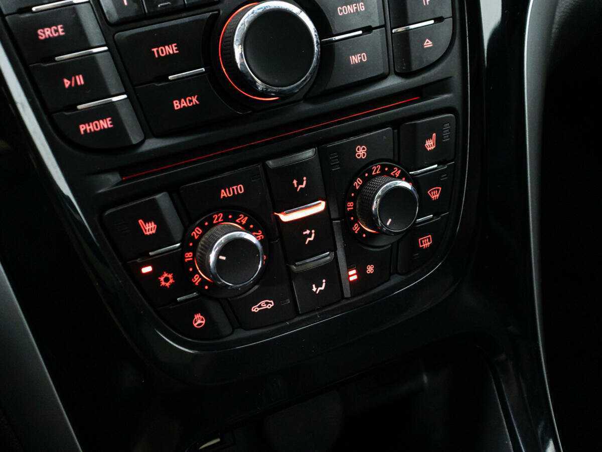 Б/У Опель Астра 2015 года. Фото: #16