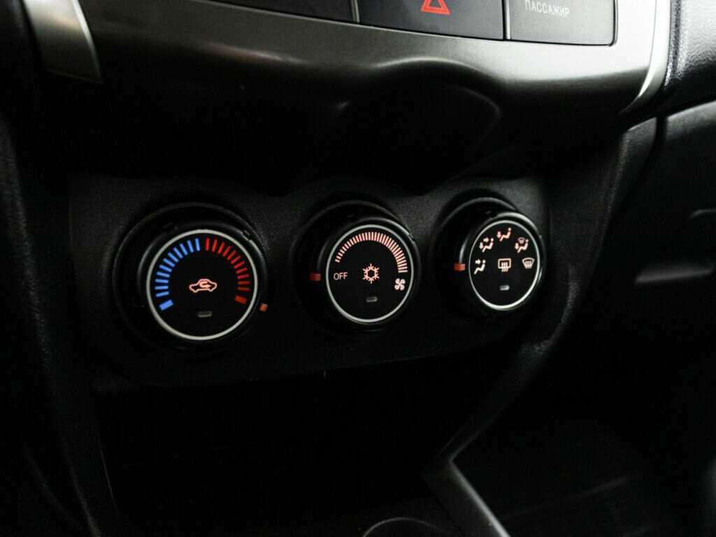 Б/У Митсубиши АС-Икс 2012 года. Фото: #15