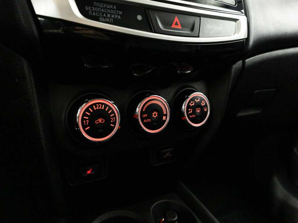 Б/У Митсубиши АС-Икс 2014 года. Фото: #15