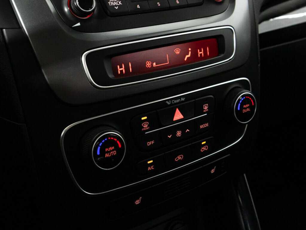 Б/У Киа Соренто 2016 года. Фото: #12