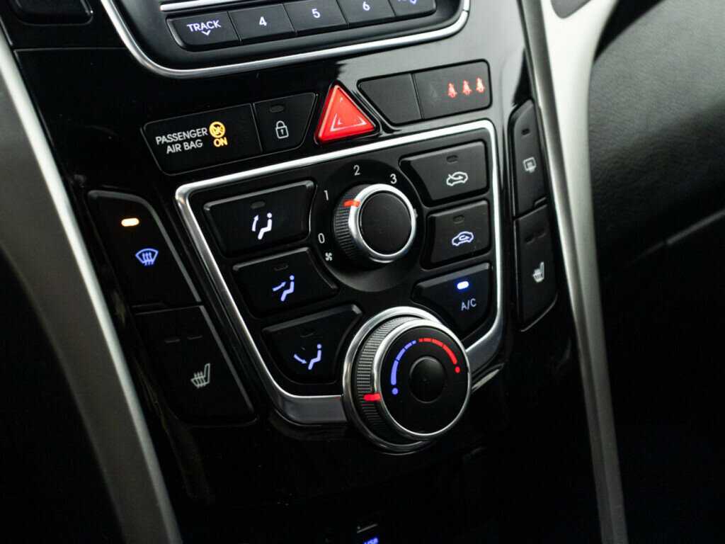 Б/У Хендай ай30 2013 года. Фото: #14