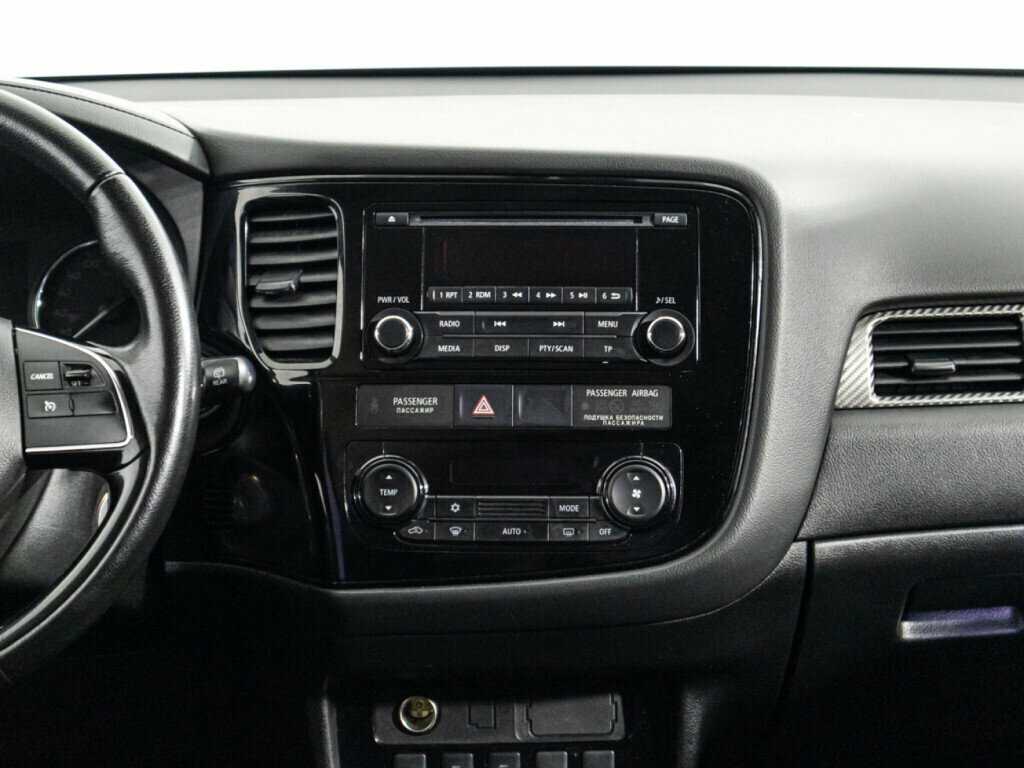 Б/У Митсубиши Оутлэндер 2018 года. Фото: #13