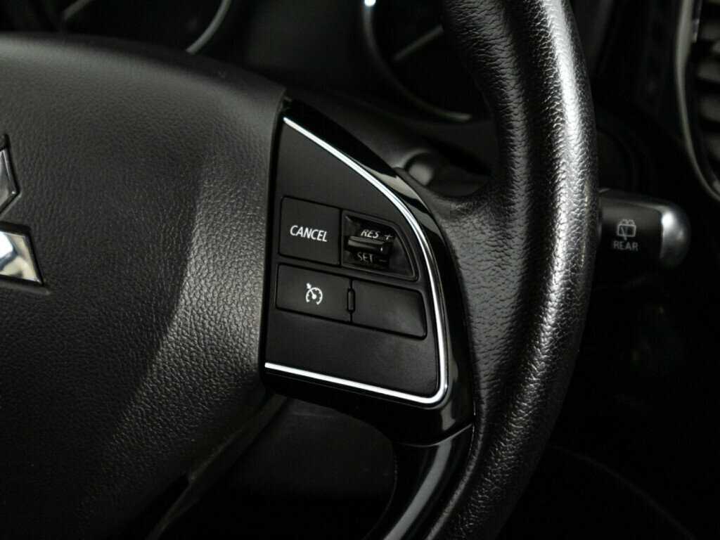 Б/У Митсубиши Оутлэндер 2018 года. Фото: #16