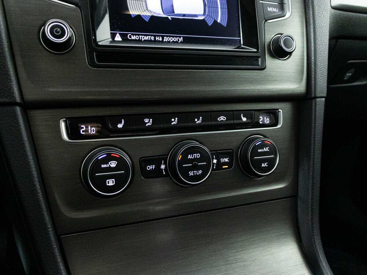 Б/У Фольксваген Гольф 2012 года. Фото: #16