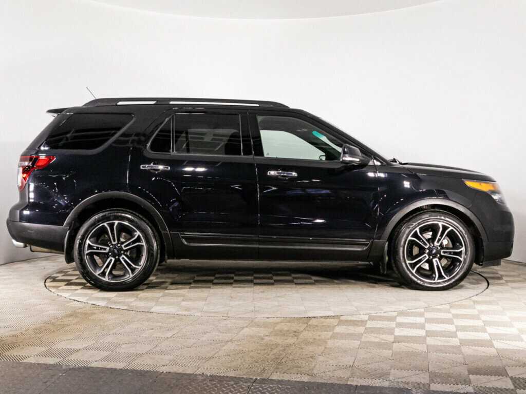Ford Explorer 2013 года с пробегом. Фото: #3