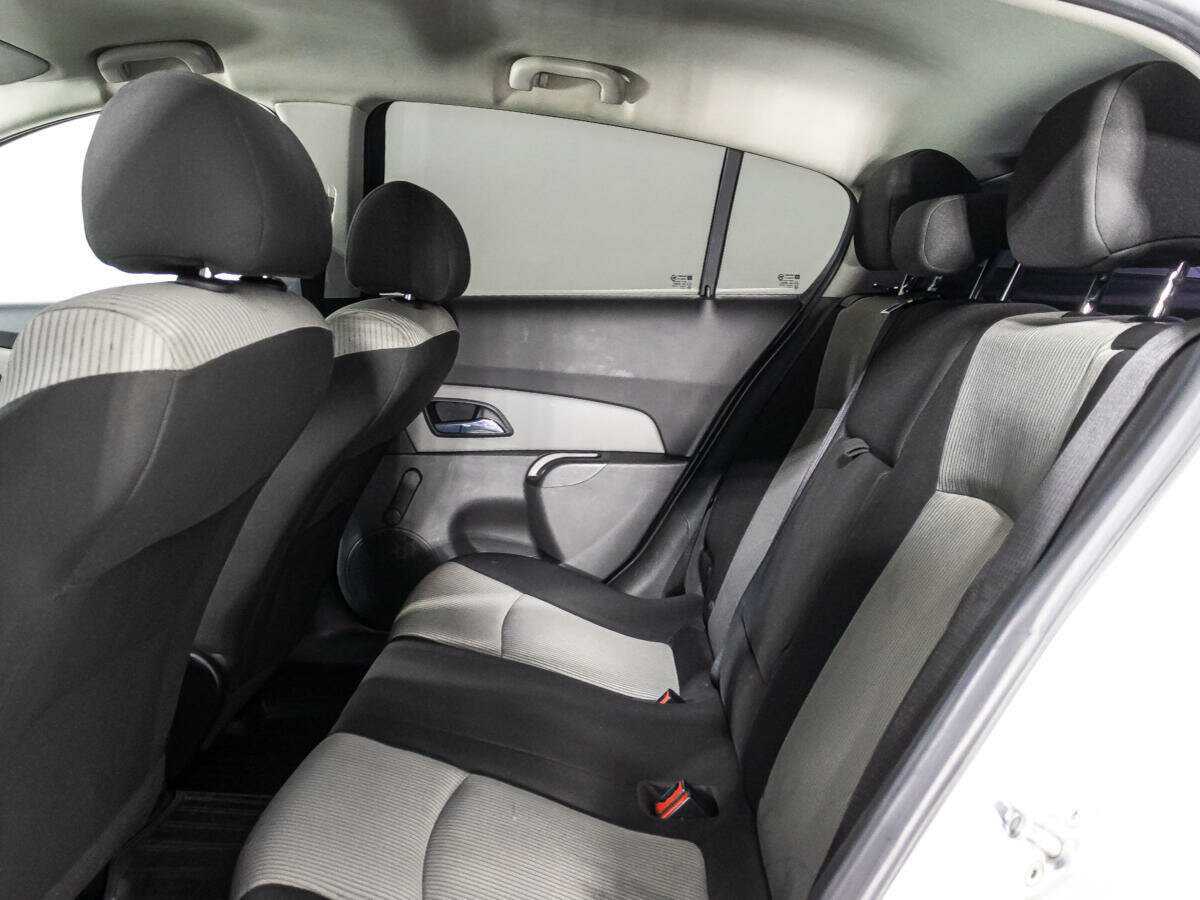 Б/У Шевроле Круз 2013 года. Фото: #9