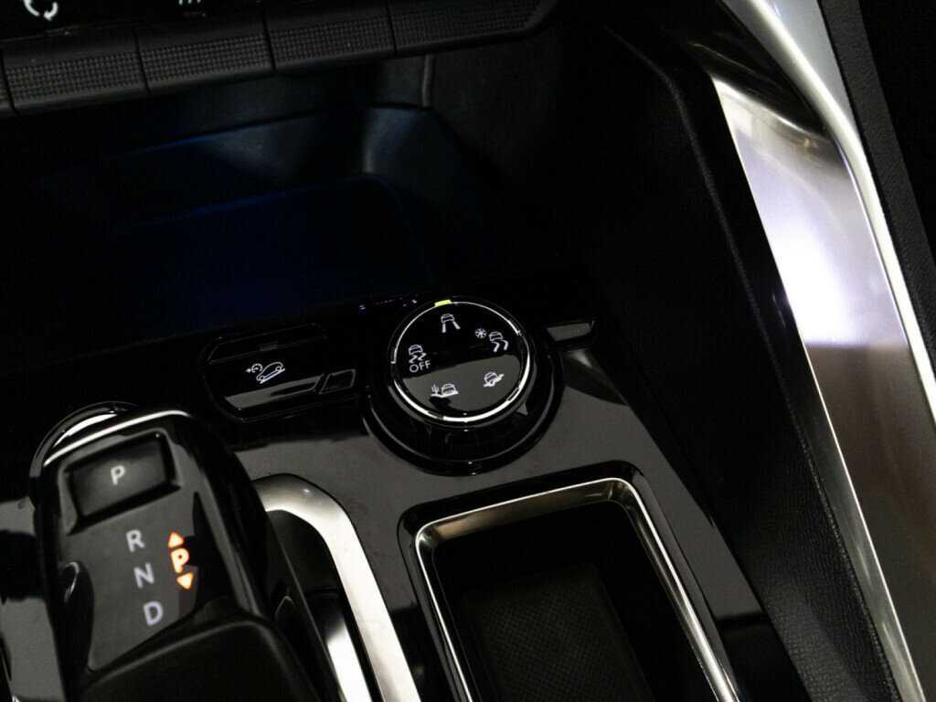 Б/У Пежо 3008 2019 года. Фото: #17