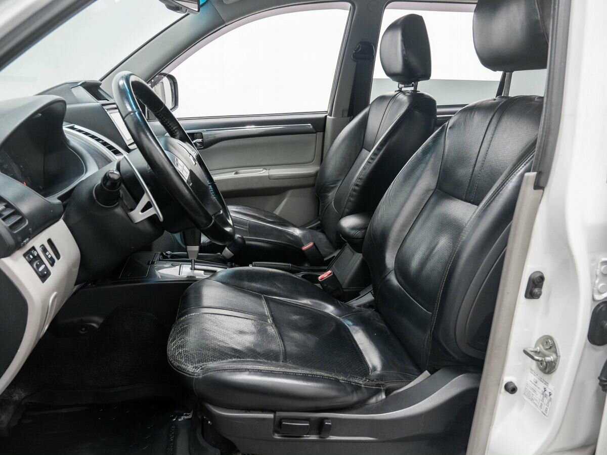 Б/У Митсубиши Паджеро Спорт 2014 года. Фото: #13