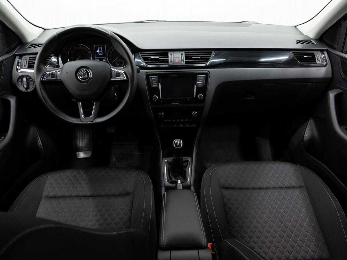 Б/У Шкода Рапид 2018 года. Фото: #14