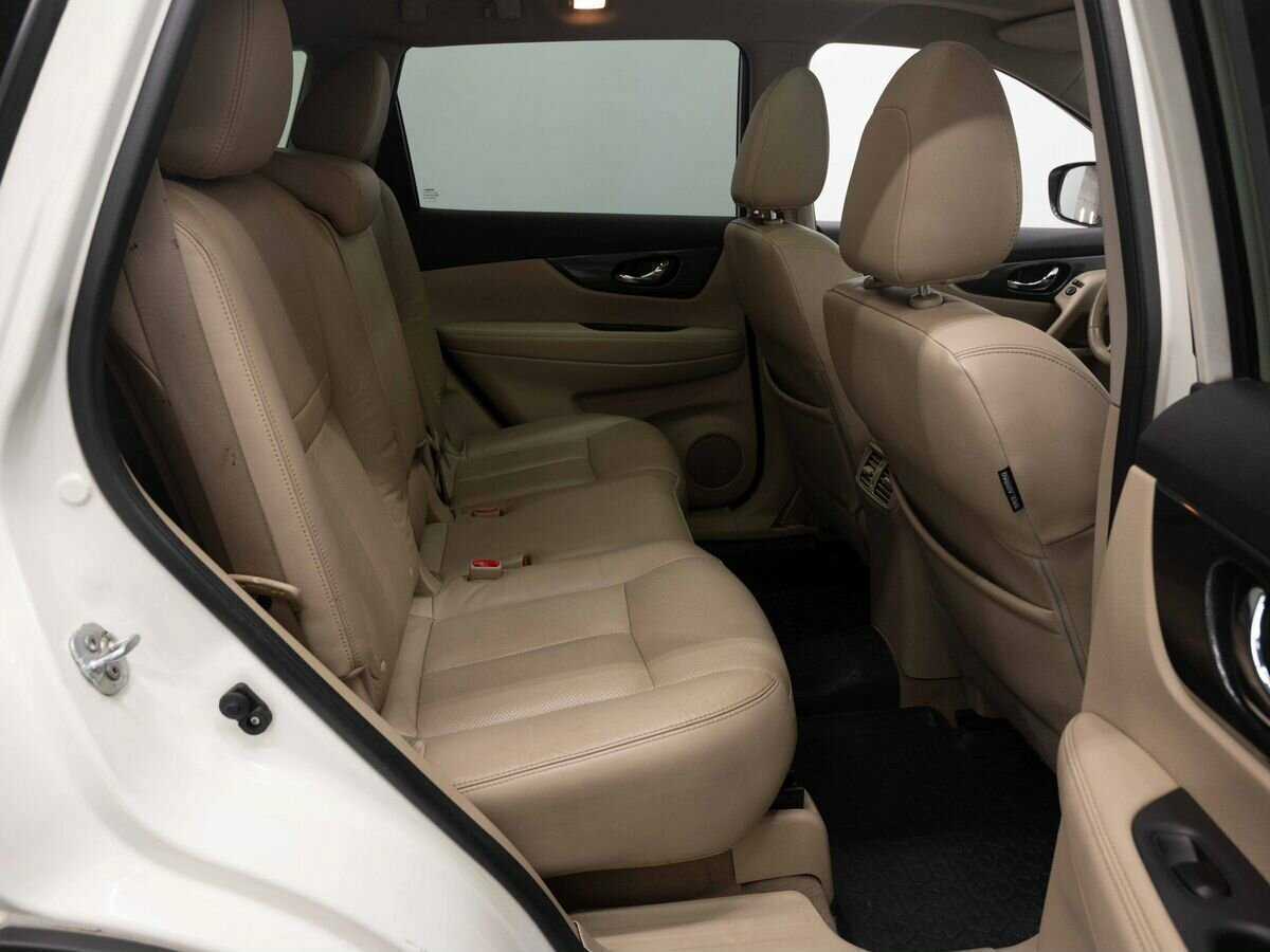 Б/У Ниссан Икс-Трейл 2016 года. Фото: #11