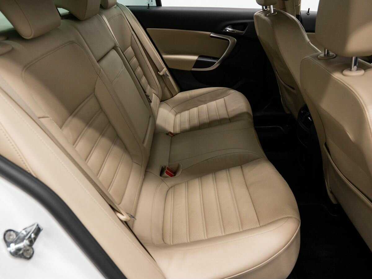 Б/У Опель Инсигния 2015 года. Фото: #9