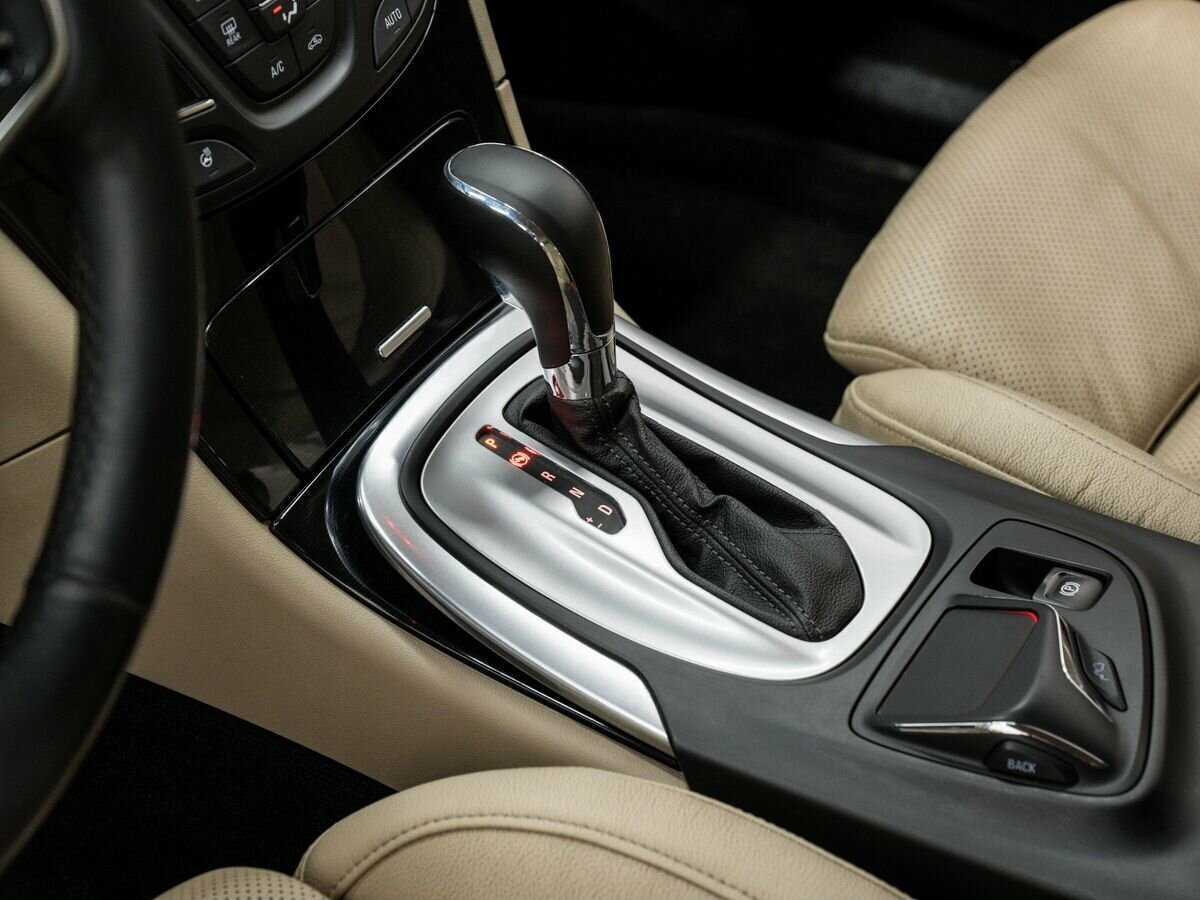 Б/У Опель Инсигния 2015 года. Фото: #17