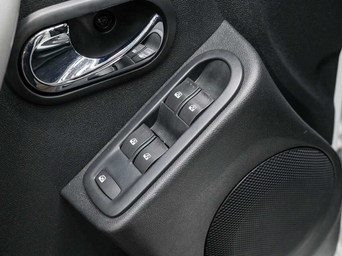 Б/У Ниссан Террано 2015 года. Фото: #15