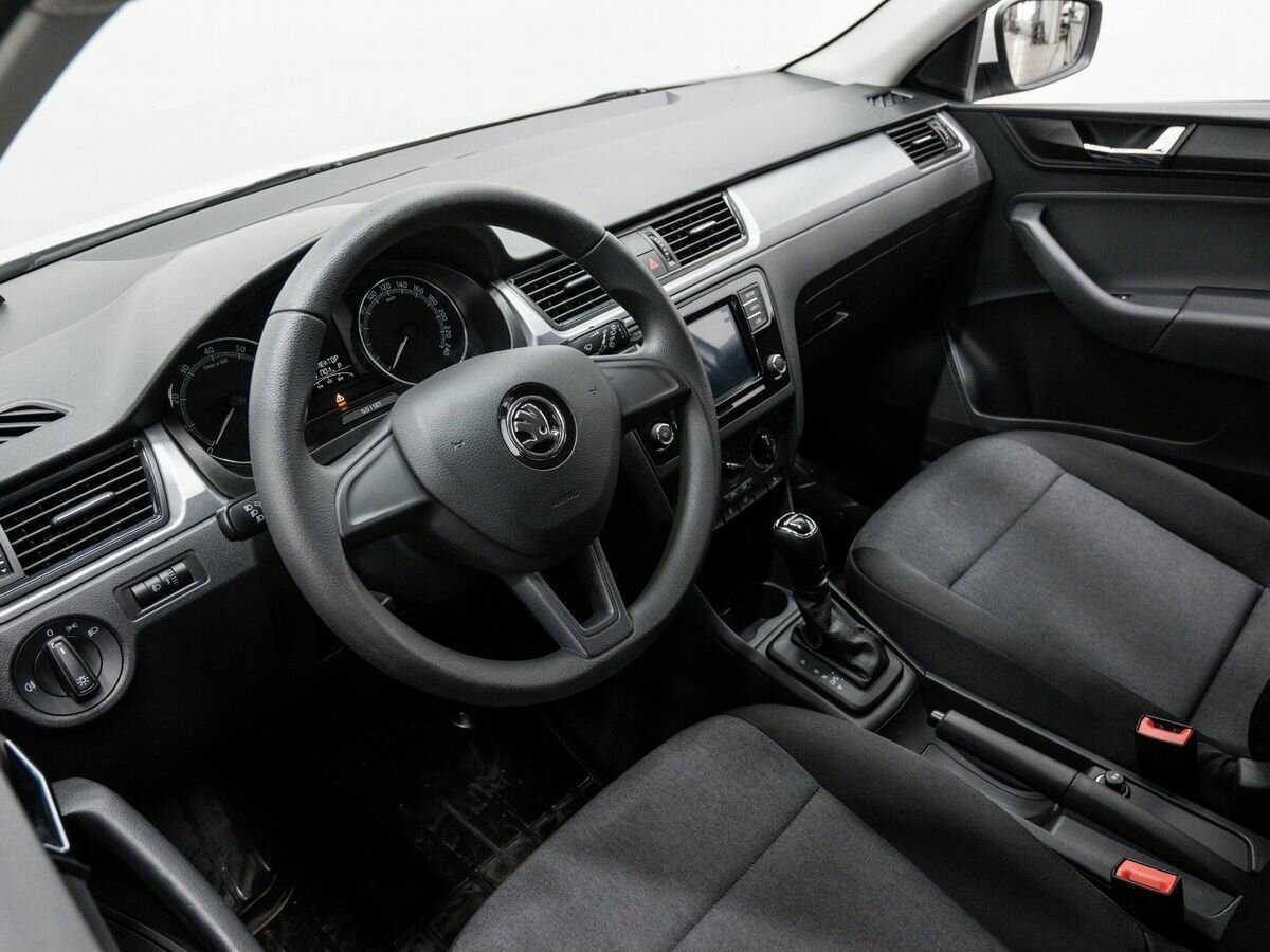 Б/У Шкода Рапид 2019 года. Фото: #13