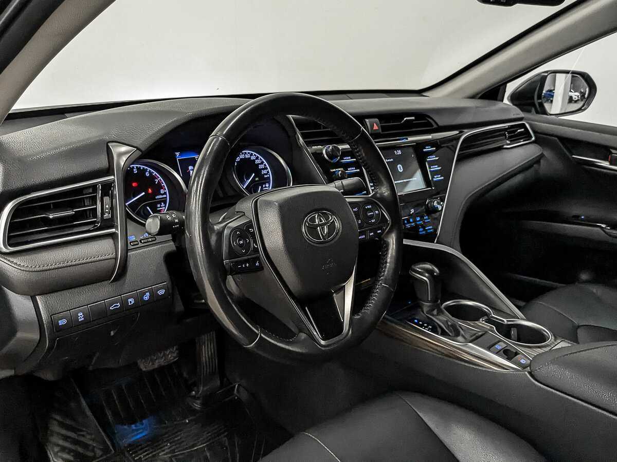 Toyota Camry 2018 года с пробегом. Фото: #14