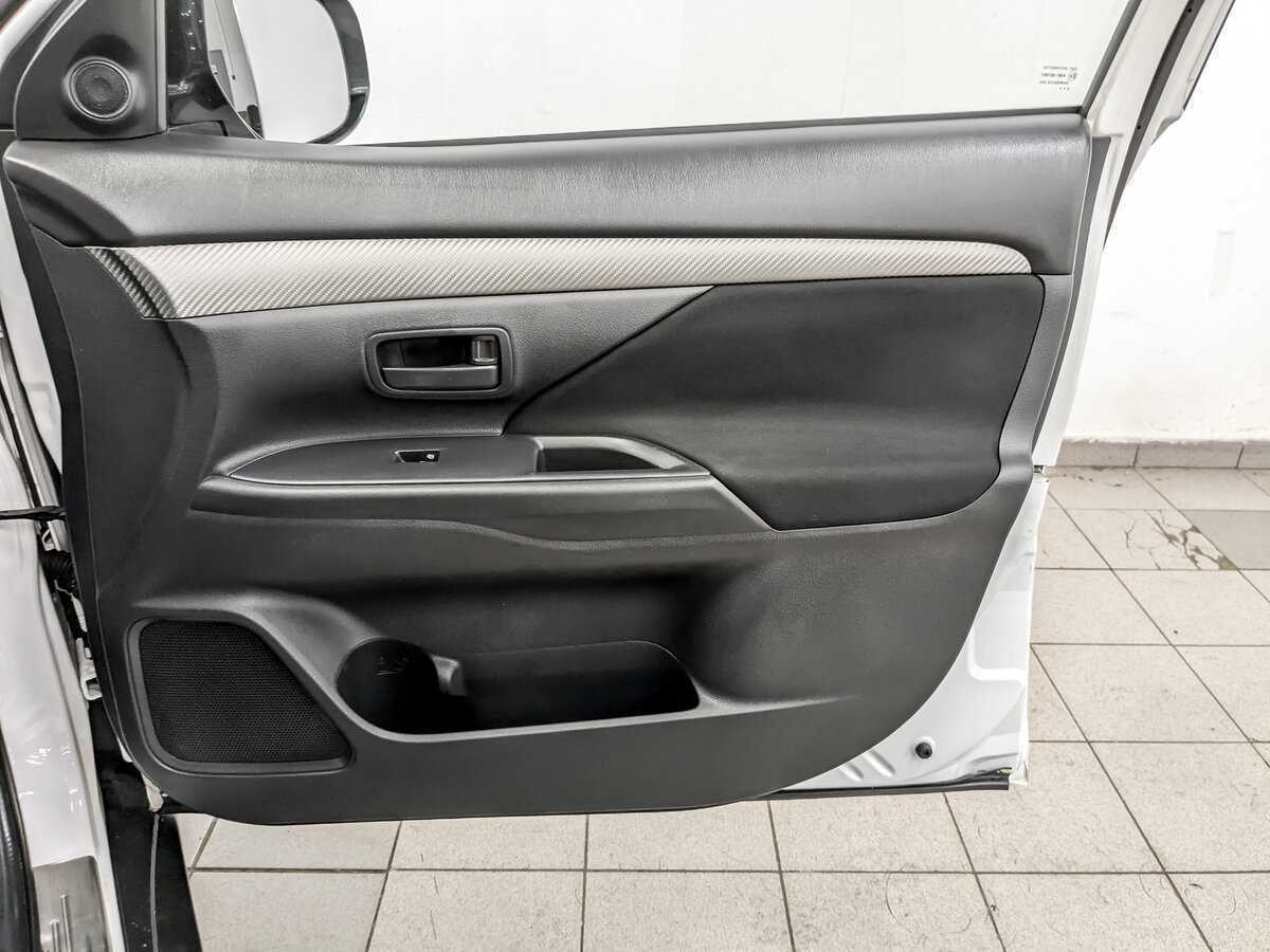 Mitsubishi Outlander 2015 года с пробегом. Фото: #23
