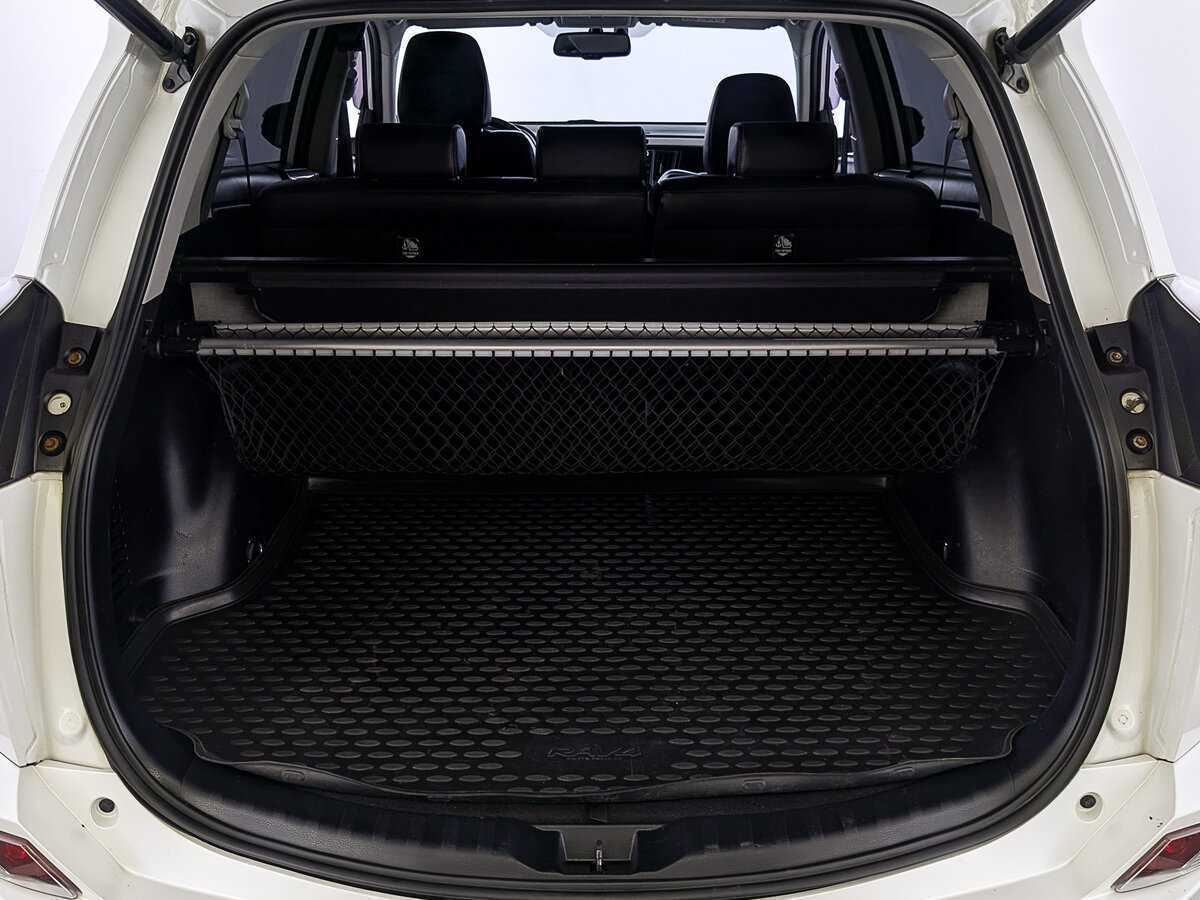 Toyota RAV4 2018 года с пробегом. Фото: #9