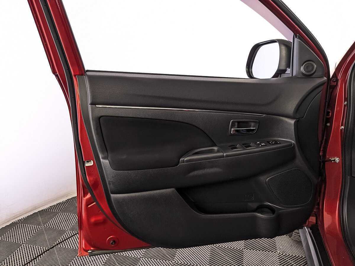 Б/У Митсубиши АС-Икс 2018 года. Фото: #18