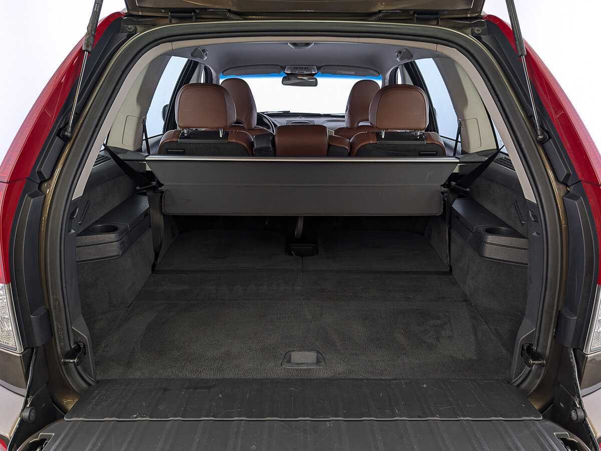 Б/У Вольво ИксЦ90 2014 года. Фото: #9