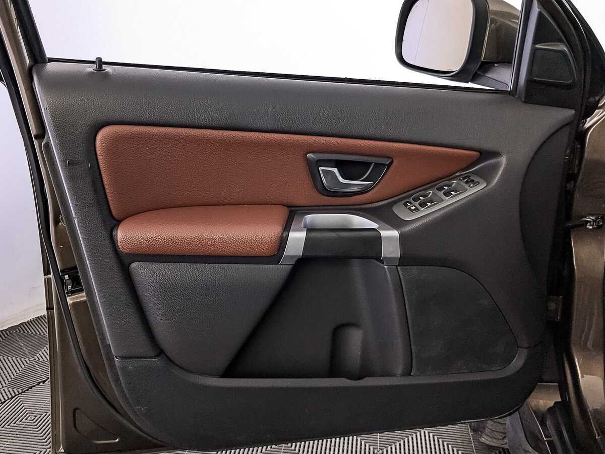 Б/У Вольво ИксЦ90 2014 года. Фото: #18