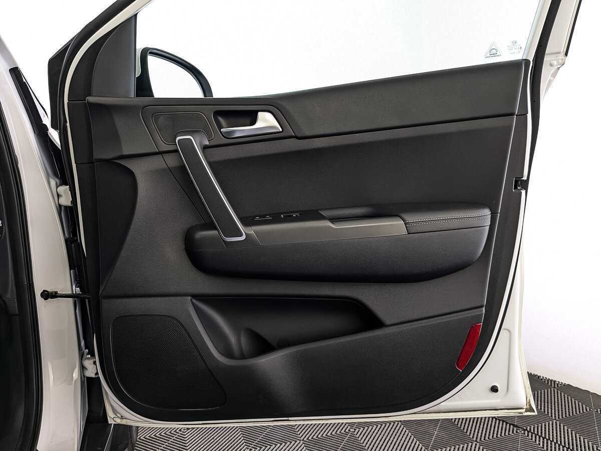 Б/У Киа Спортейдж 2021 года. Фото: #23