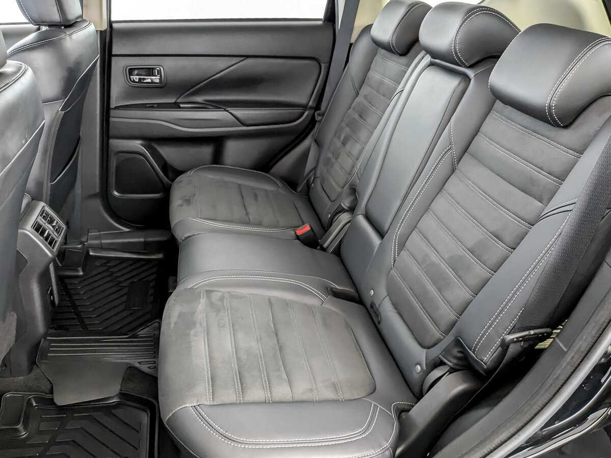 Б/У Митсубиши Оутлэндер 2021 года. Фото: #11