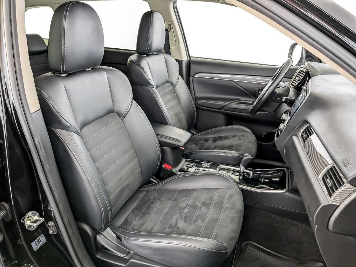 Б/У Митсубиши Оутлэндер 2021 года. Фото: #22