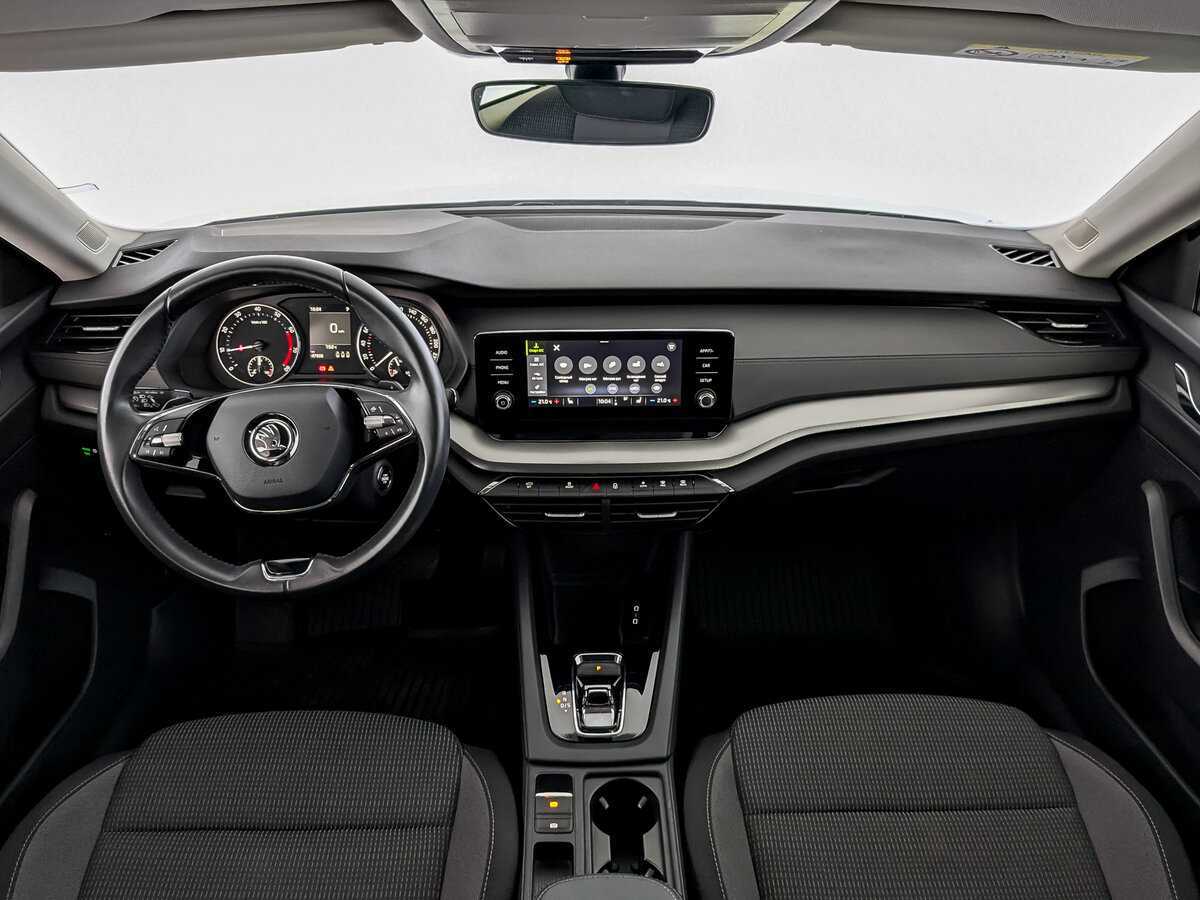 Б/У Шкода Октавия 2021 года. Фото: #13