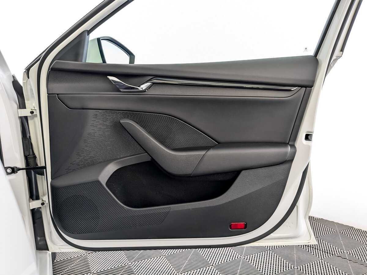 Б/У Шкода Октавия 2021 года. Фото: #23